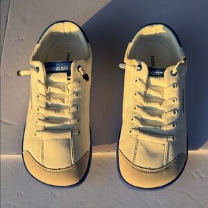 HOBIBEAR Men’s Cream & Blue Low-Top Canvas Sneakers